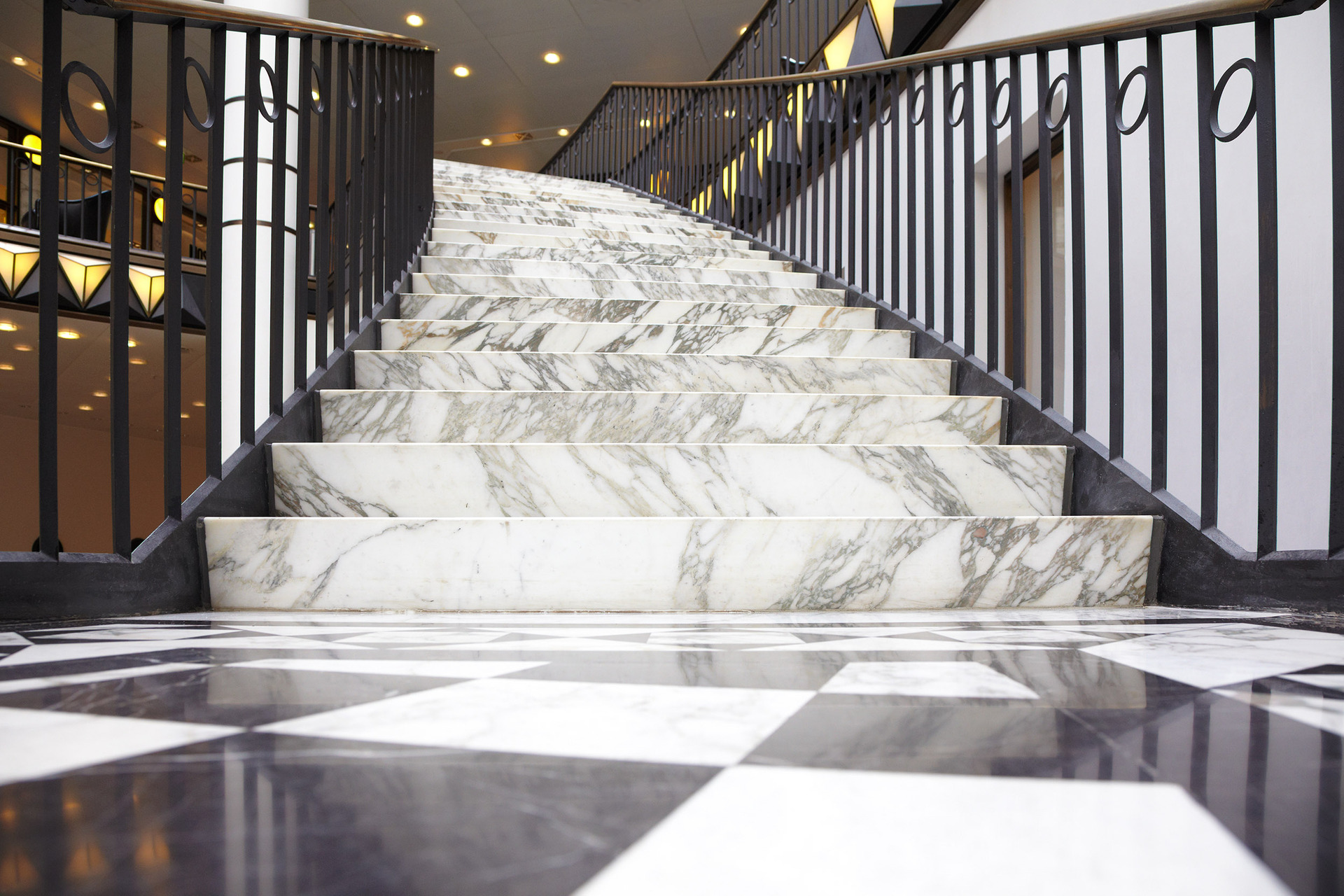 Création d'escaliers en marbre à Narbonne