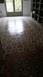 https://www.marbreponcetou.fr/sx-content/uploads/articles/carreaux-ciment–apres-traitement-resine-1.jpg